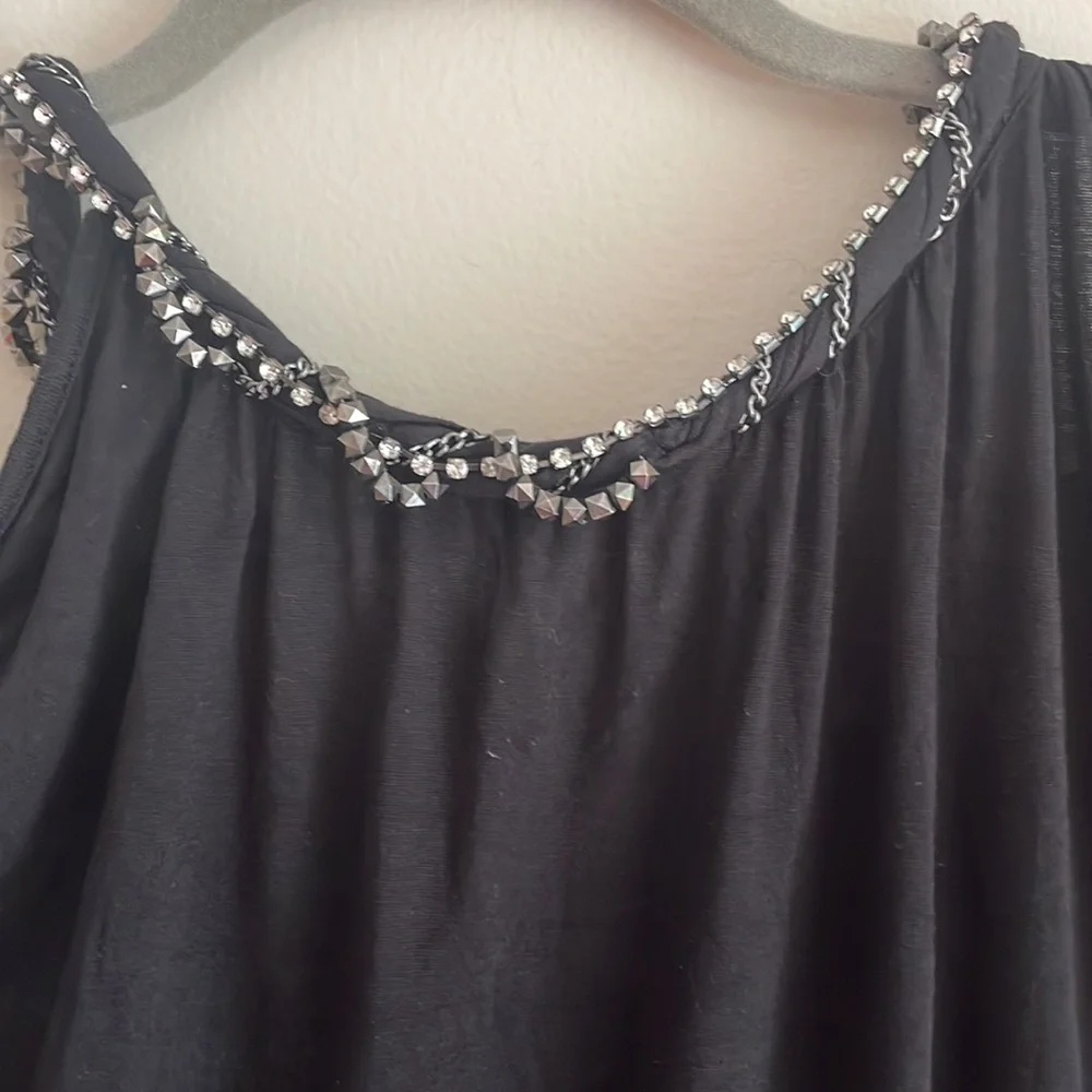 Rock & Republic Cold Shoulder Black Top with embedded necklace Size Small
